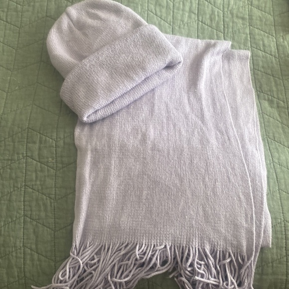 5 piece mix match bundle of colorful hats scarves and gloves - Picture 3 of 7